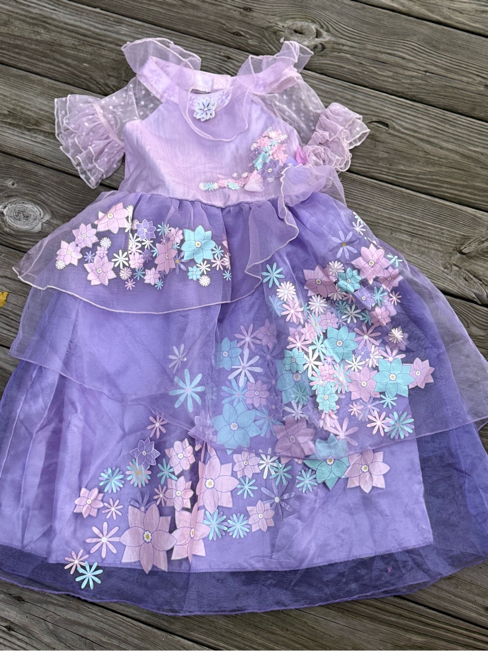 Disney Store Encanto Costume Isabella Madrigal Purple Floral parks Halloween 4/5